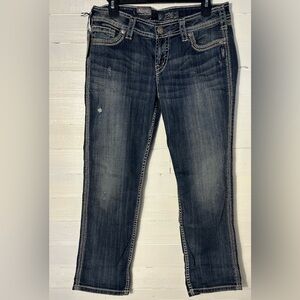 NWT Silver Jeans, Twisted Capri, size 29.
Dark blue wash.